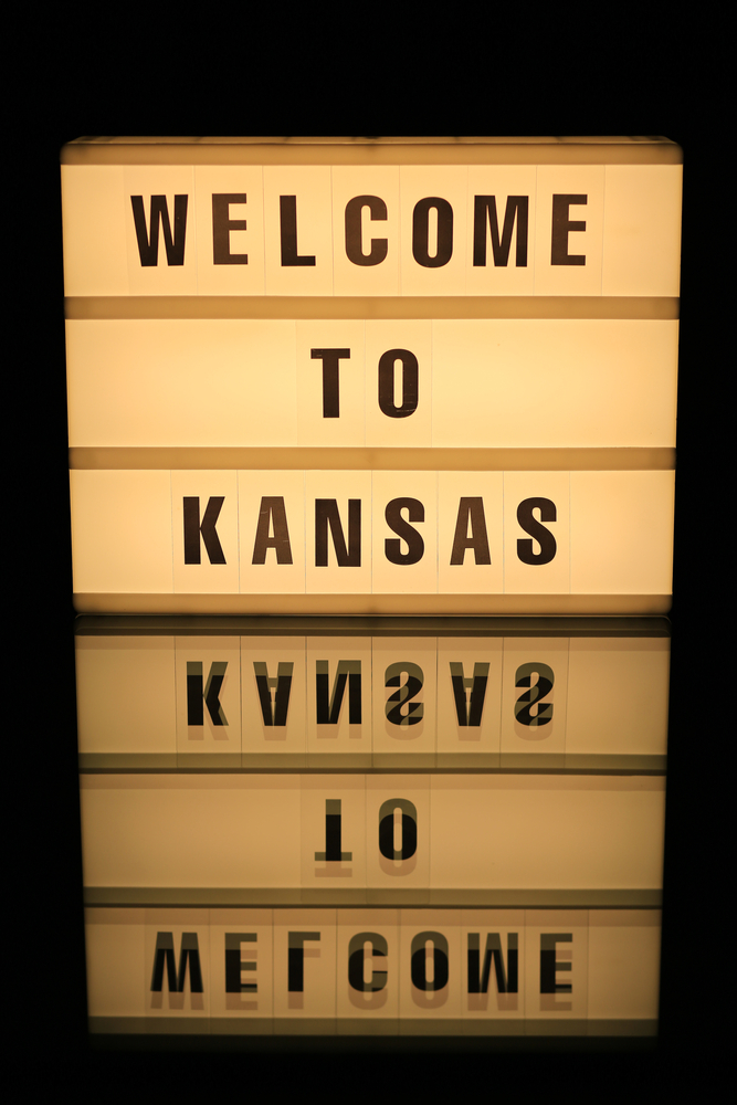 Welcome to Kansas sign